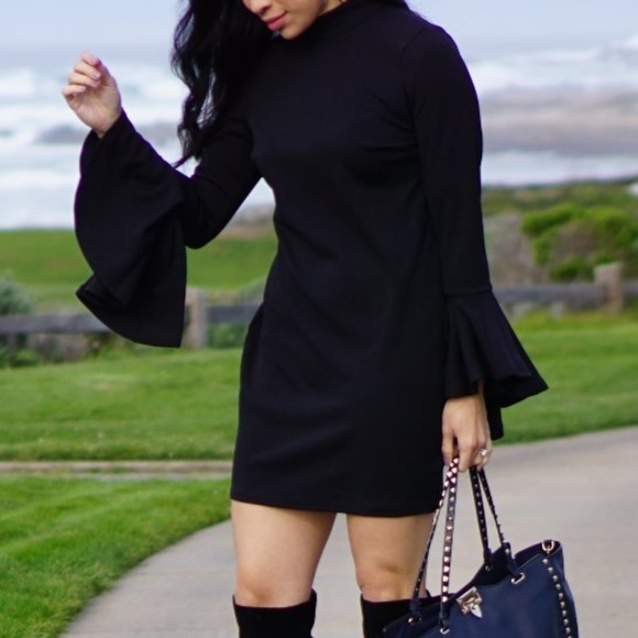 Black mini dress with fluted flare sleeves - Picture 3 of 4
